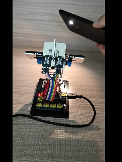 Renewable Energy Project - Solar-Tracker DIY-Kit - Lichtsuchendes Radarsystem für